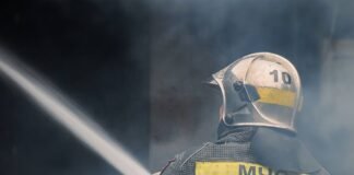 У росіян “згоріли покупки” на складі Wildberries під Москвою після атаки дронів (відео)