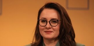 Зеленський нагородив Свириденко орденом після її відставки