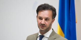 У МЗС відреагували на інформацію про “таємну зустріч” у Баку щодо України