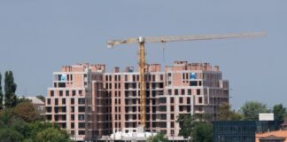 В обхід обмежень НБУ. Як українські забудовники знаходять гроші на закордонні проєкти