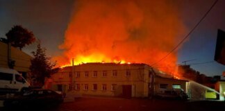 рф двічі влучила у Київмедспецтранс, згоріли п'ять "швидких"
