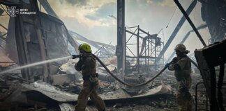 Два розподільчі центри "Сільпо" загорілися через атаку рф, загинули 6 працівників