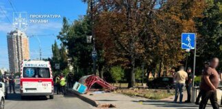 ДТП на зупинці у Києві: двоє загиблих, 4 поранених, водія затримали