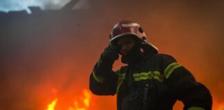 У бізнес-центрі Києва після падіння уламків дрона виявили загиблого та двох постраждалих – мер
