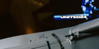 Послання росіянам: на саміті UNITED24 MODE 2026 присутні підписали далекобійний БПЛА FP-1, який відправиться в рф