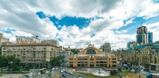 Більше не доведеться спускатися у "Метроград" – у Києві на Бессарабській площі облаштують шість нових наземних переходів