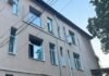 Росія вдарила по території дитячої лікарні в Києві, утворилась велика вирва (фото)