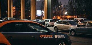 Коли подобова оренда авто у Києві вигідніша за таксі