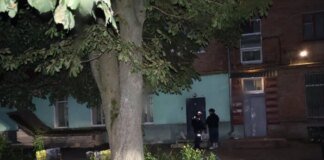 У Фастові молодик чотири рази вдарив ножем свого однолітка біля під’їзду