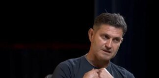 Відомий режисер зізнався, чому у нього не склалося із молодшою на 20 років обраницею