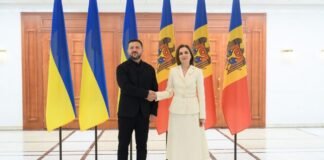 Санду вручила Зеленському найвищу державну нагороду Молдови