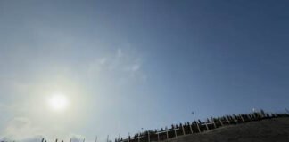 Близько 100 мігрантів загинули під час штурму кордону в Сеуті – Reuters