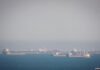 Тіньовий експорт нафти через Ормуз стримує зростання світових цін – Bloomberg