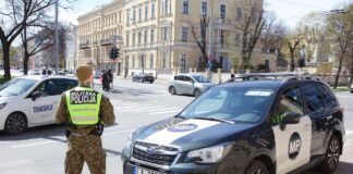Невідомі принесли жалобні вінки до оборонних компаній ЄС, у Литві запідозрили РФ, – Delfi