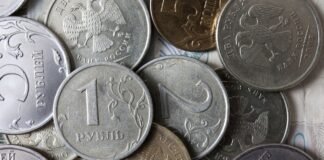 У сусідніх з РФ країнах різко подорожчало внесення рублів на рахунки
