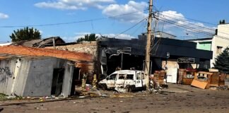 Росіяни вдарили дроном по пошті в Краматорську, є загиблий і поранені