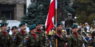 Польські слідчі знову шукають фрагмент російської ракети після падіння біля Любліна