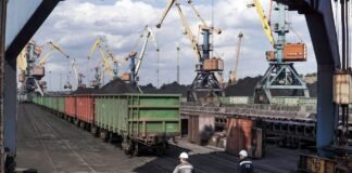 Обстріли портів б’ють по “Укрзалізниці”: експорт руди може впасти на 40%