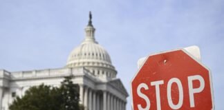 Чи достатньо просто пригальмувати перед знаком STOP: що вимагають ПДР