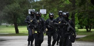 У Словаччині готували підпал заводу з дронами: поліція затримала трьох іноземців