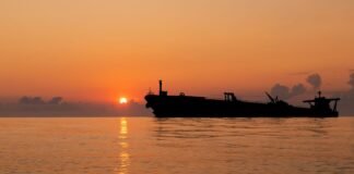 У Чорному морі атакували судно Греції з російською нафтою, – Bloomberg